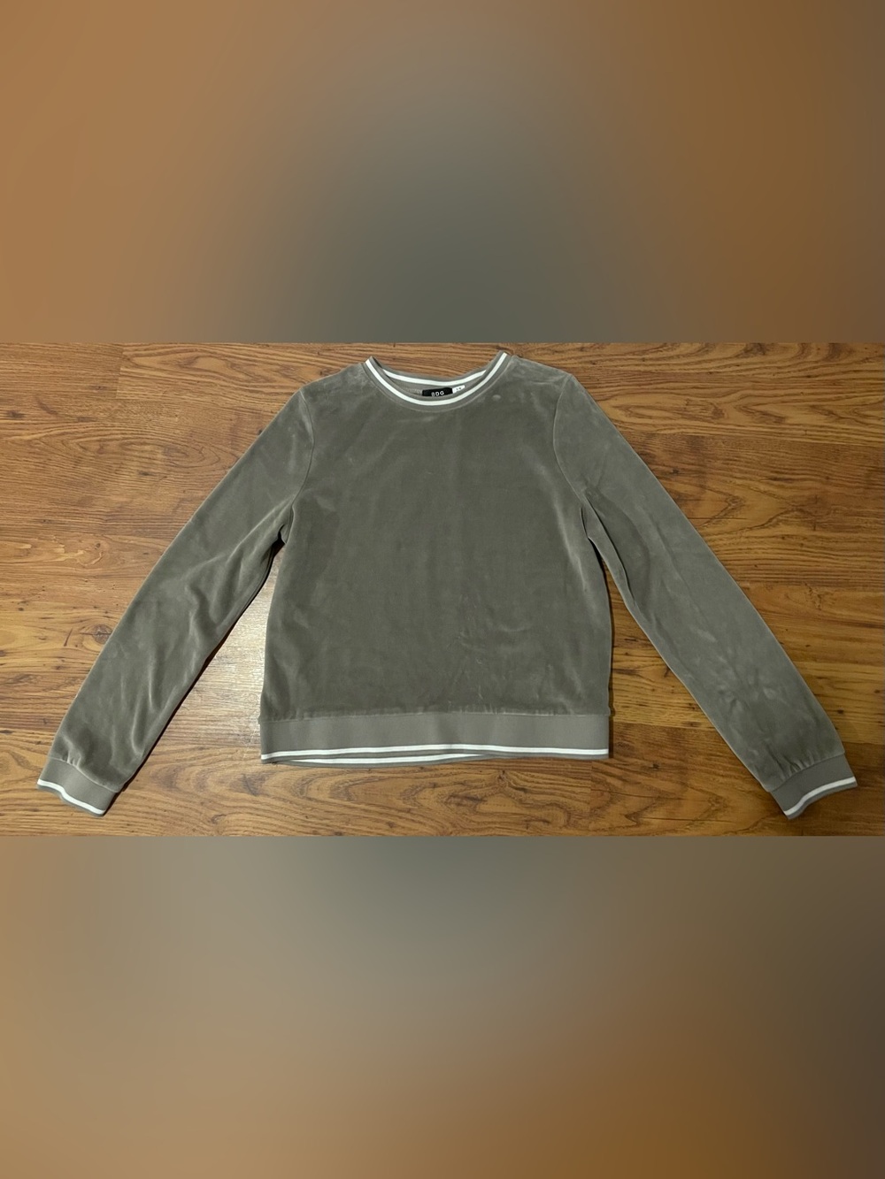 BDG Olive Pullover Sweatshirt with White Ribbed Trim Velour Detail Large